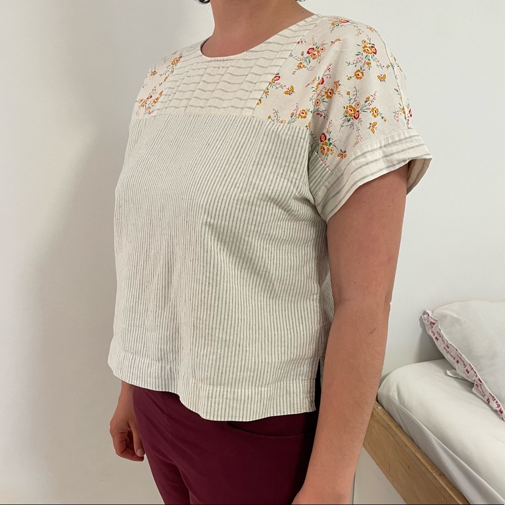 Madewell Summer Cotton Top - Floral details and light blue stripes